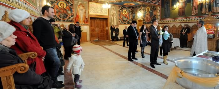 Panorama in biserica la botezul lui Albert Stefan